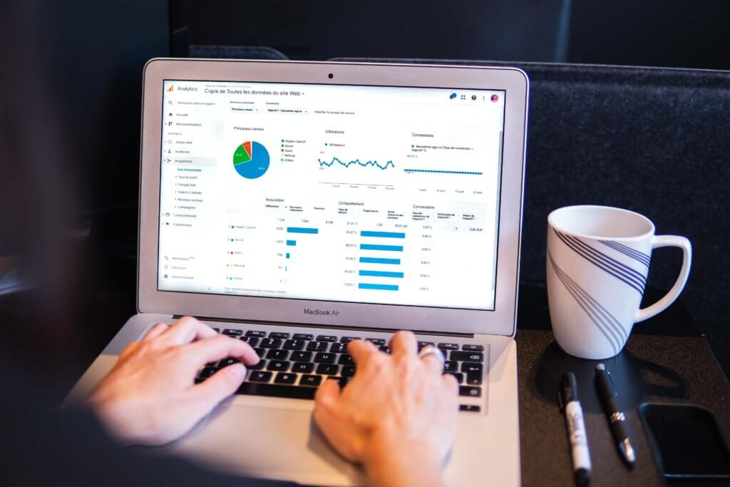 How Analytics Dashboards Drive Business Growth and a Competitive Edge
